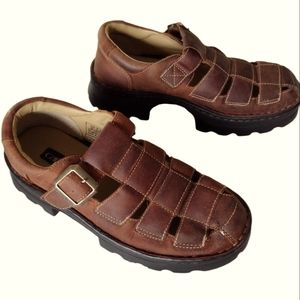 Candie's women's size 8M fisherman style Sandal. Leather upper. Almost New! Y2K